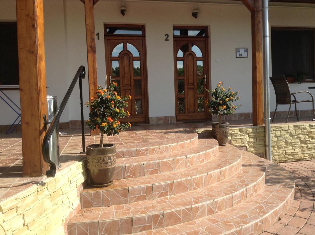 Bornemisza Kuria Apartment Tiszabecs Екстериор снимка
