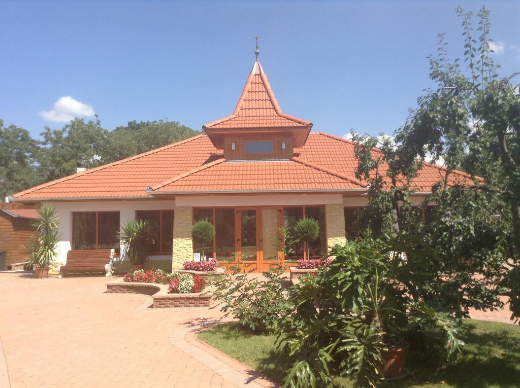 Bornemisza Kuria Apartment Tiszabecs Екстериор снимка